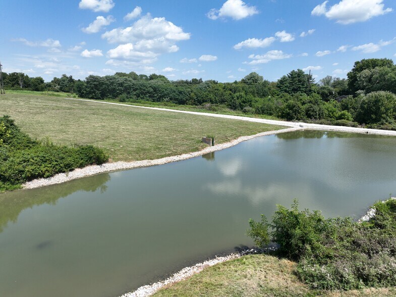 176 Maher Rd, Walton, KY à vendre - Photo du bâtiment - Image 2 de 6