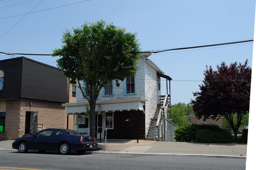 237 Main St, Hackettstown, NJ à vendre - Photo principale - Image 1 de 1