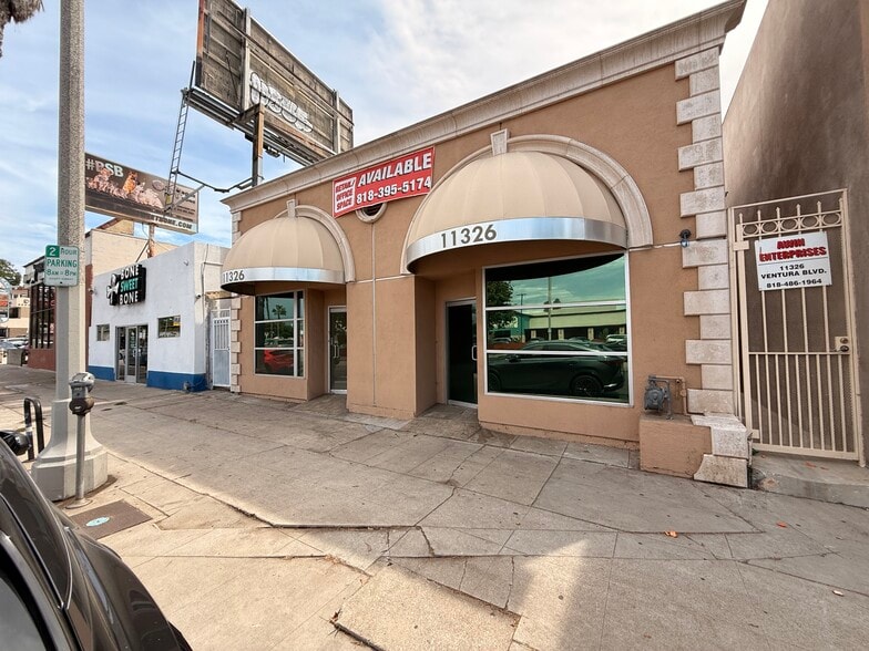 11326 Ventura Blvd, Studio City, CA for lease - Building Photo - Image 1 of 7
