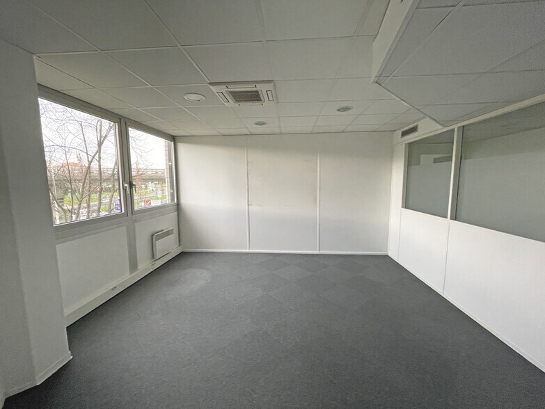 17 Avenue Didier Daurat, Blagnac à louer - Photo du bâtiment - Image 2 de 5