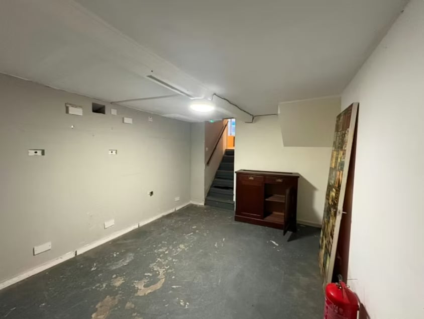 310 High St, Kirkcaldy for lease Interior Photo- Image 1 of 12
