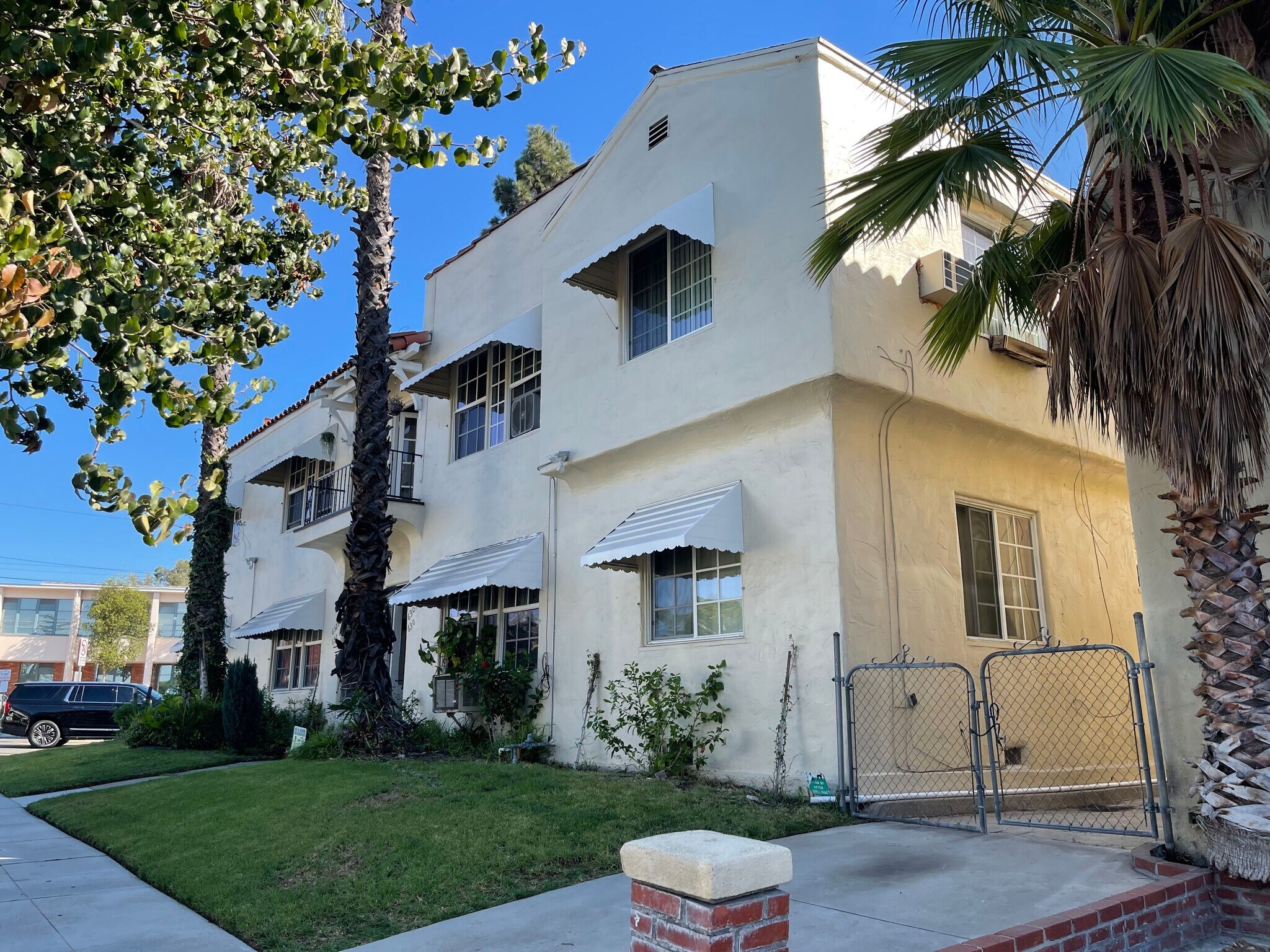 630 Naranja Dr, Glendale, CA à vendre Photo du bâtiment- Image 1 de 15