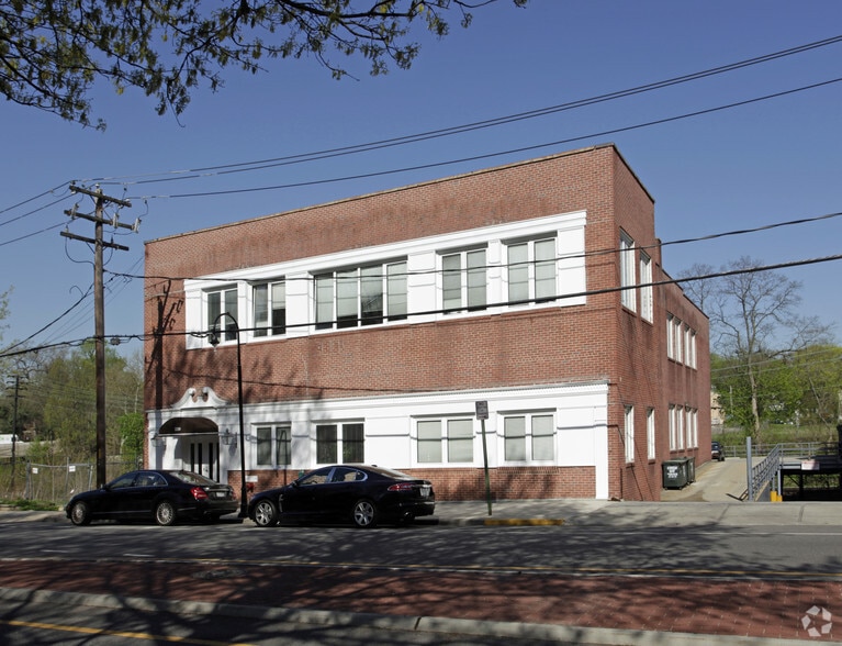 239 Great Neck Rd, Great Neck, NY à louer - Photo du bâtiment - Image 2 de 4