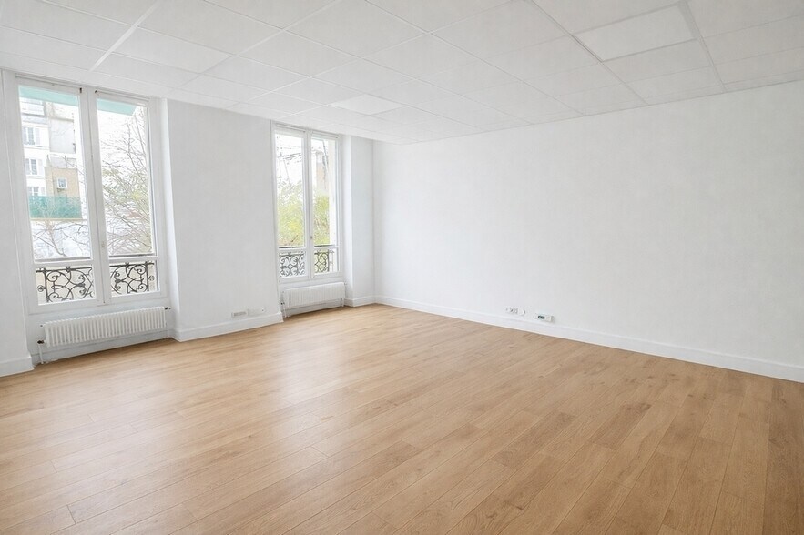 Office in Paris for lease - Building Photo - Image 2 of 11