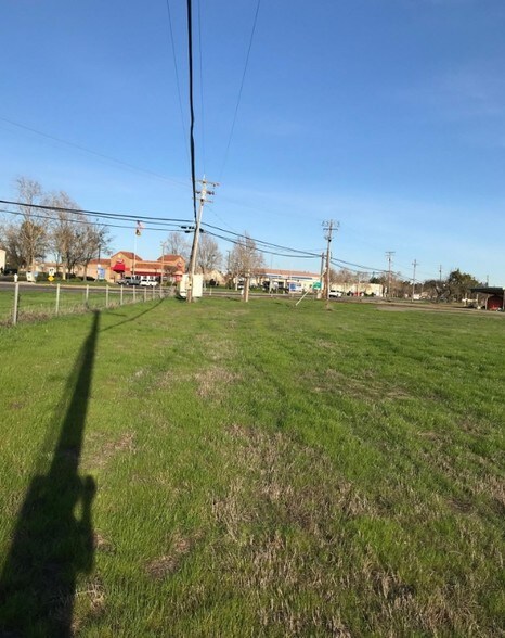 2635 W A St, Dixon, CA à vendre - Photo du bâtiment - Image 3 de 8