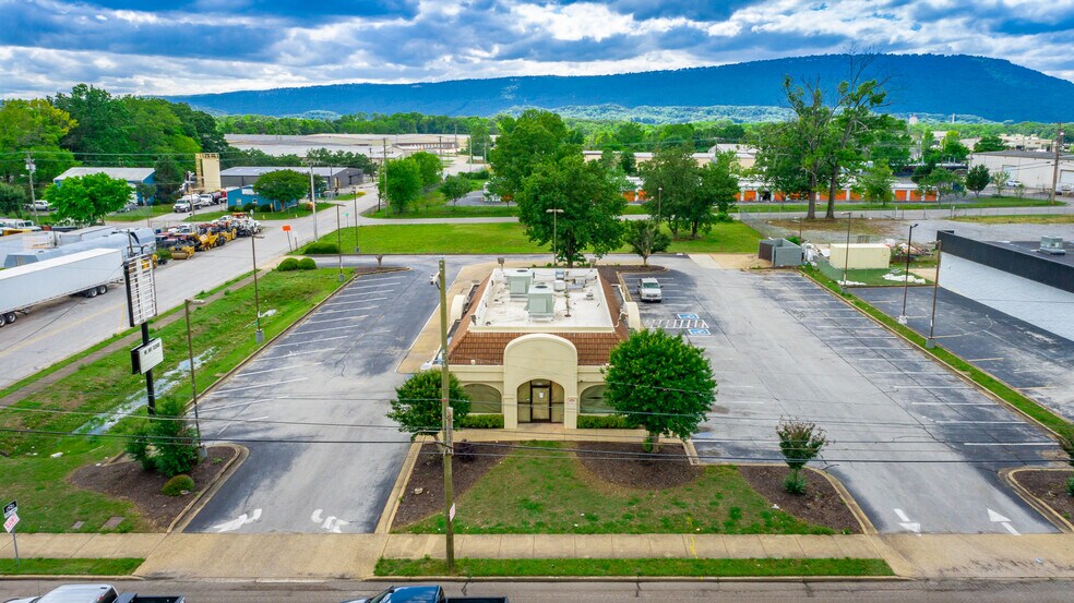 4115 Rossville Blvd, Chattanooga, TN à louer - Photo du bâtiment - Image 2 de 11