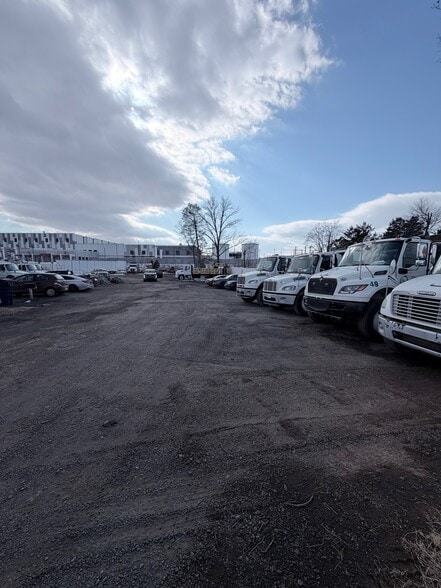 25119-25137 Arcola Mills Dr, Sterling, VA for lease - Building Photo - Image 2 of 10