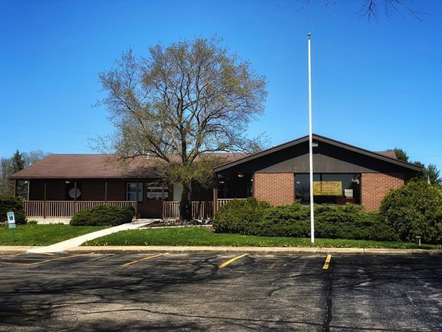 1107 N Blackhawk Blvd, Rockton, IL à louer - Photo du bâtiment - Image 2 de 3