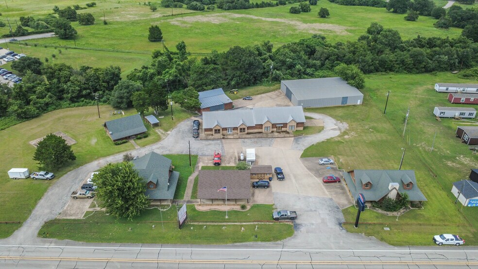 1608 Highway 290 W, Brenham, TX à louer - Photo du bâtiment - Image 3 de 20