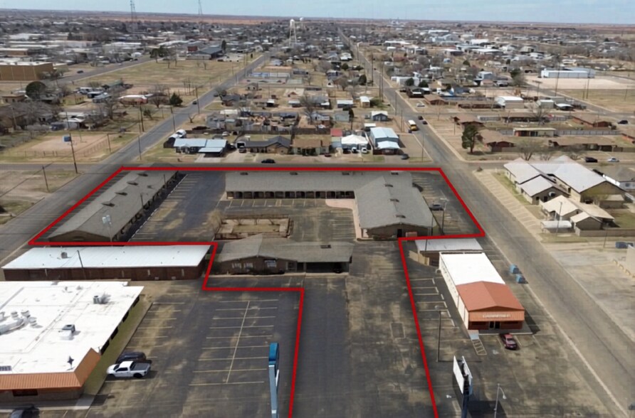 304 College Ave, Levelland, TX à vendre - Photo du bâtiment - Image 2 de 18