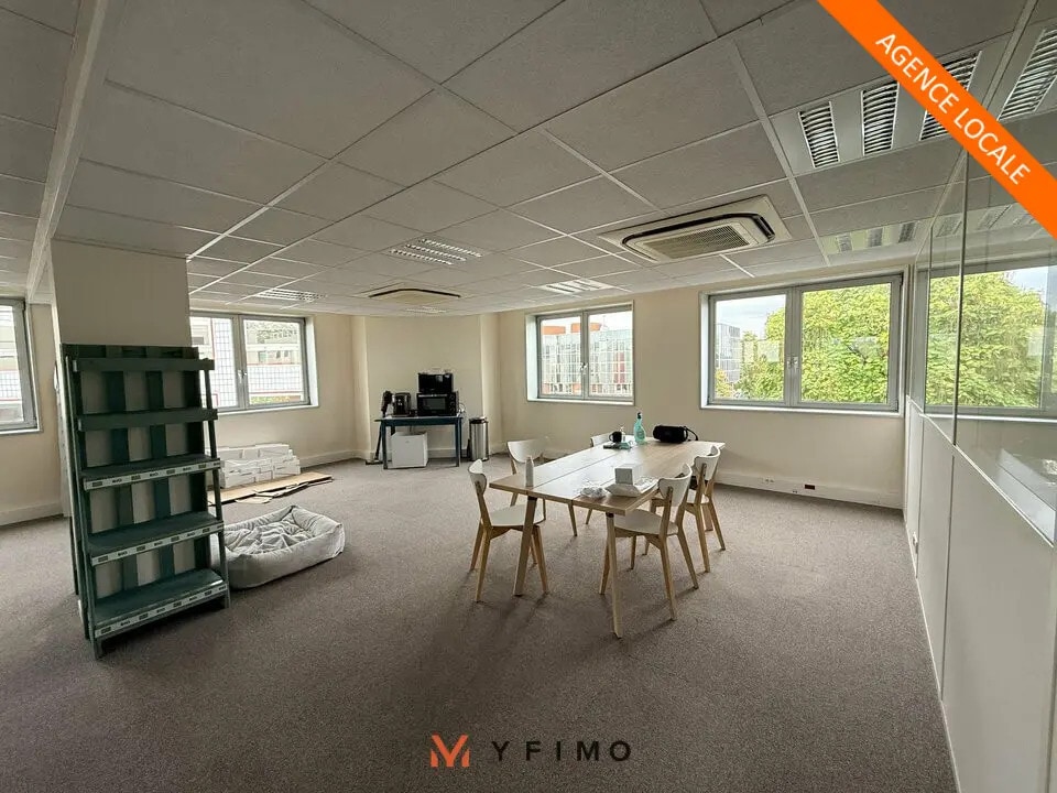 Office in Le Pecq for lease Interior Photo- Image 1 of 9