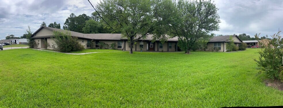 1810 N Washington Ave, Livingston, TX à vendre - Photo du bâtiment - Image 1 de 13