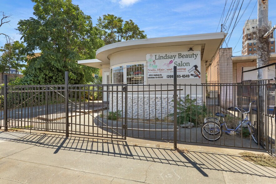 428 E Lindsay St, Stockton, CA à vendre - Photo du bâtiment - Image 3 de 12