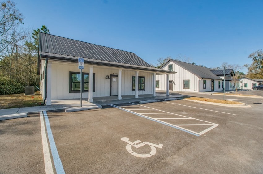 5433 Chumuckla Hwy, Pace, FL for lease Primary Photo- Image 1 of 6