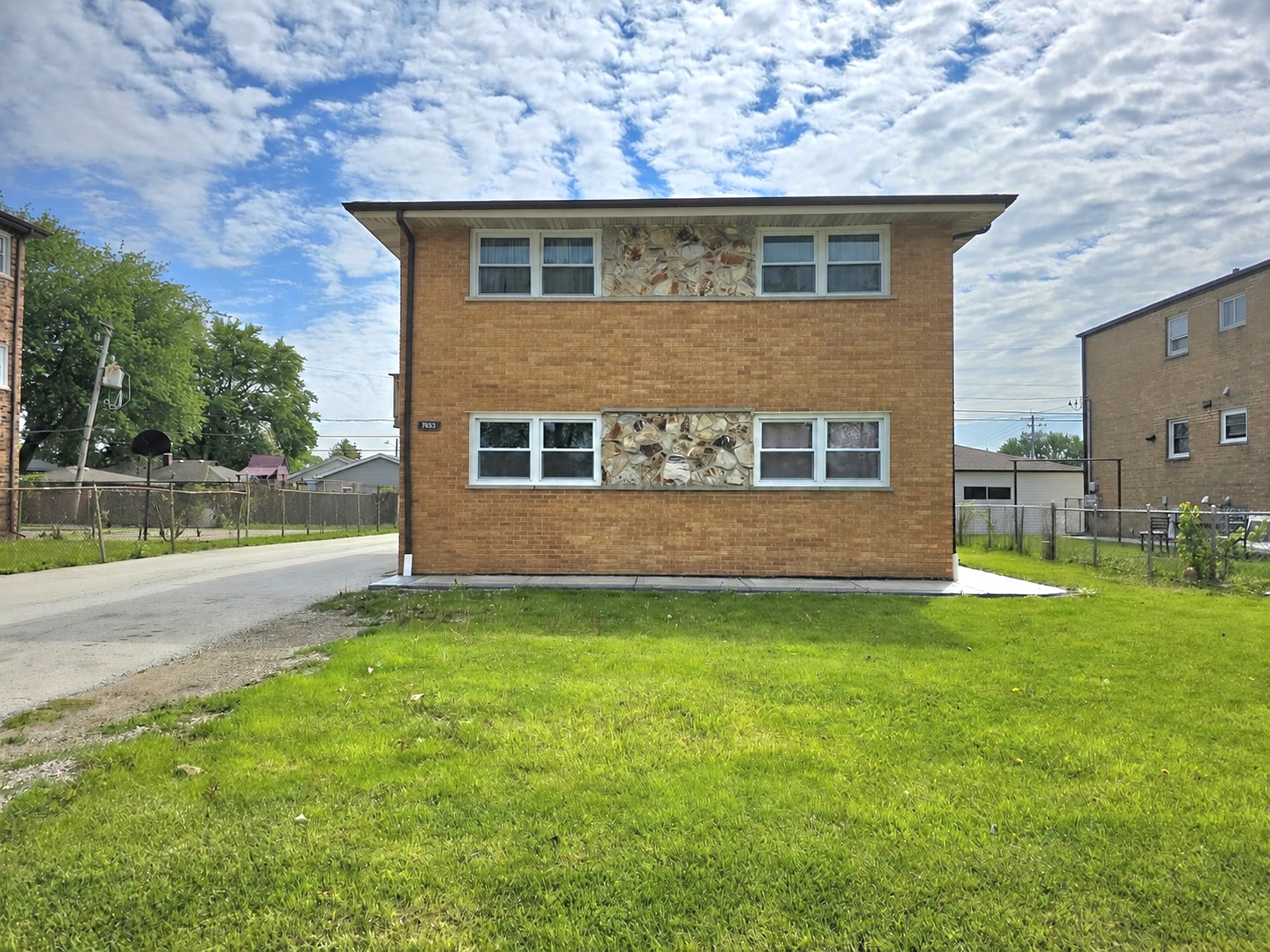 7653 S Roberts Rd, Bridgeview, IL for sale Primary Photo- Image 1 of 16
