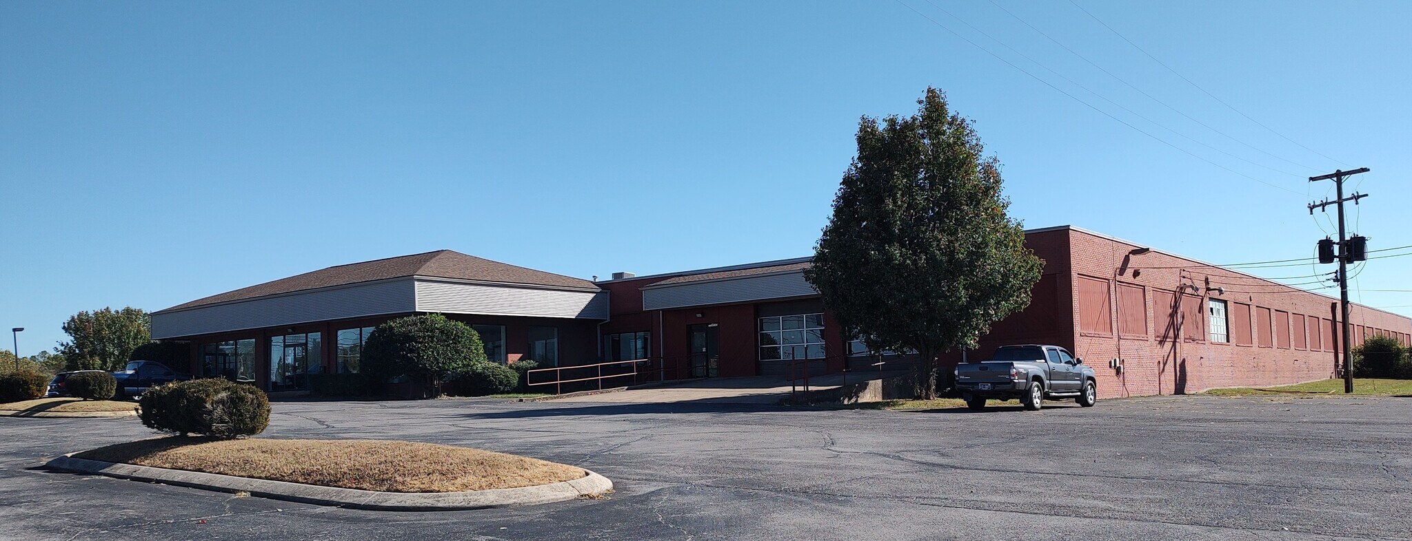 1210 Madison St, Shelbyville, TN for lease Building Photo- Image 1 of 12