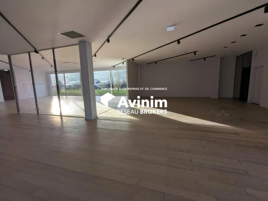 Retail in Vendenheim for lease Interior Photo- Image 1 of 3