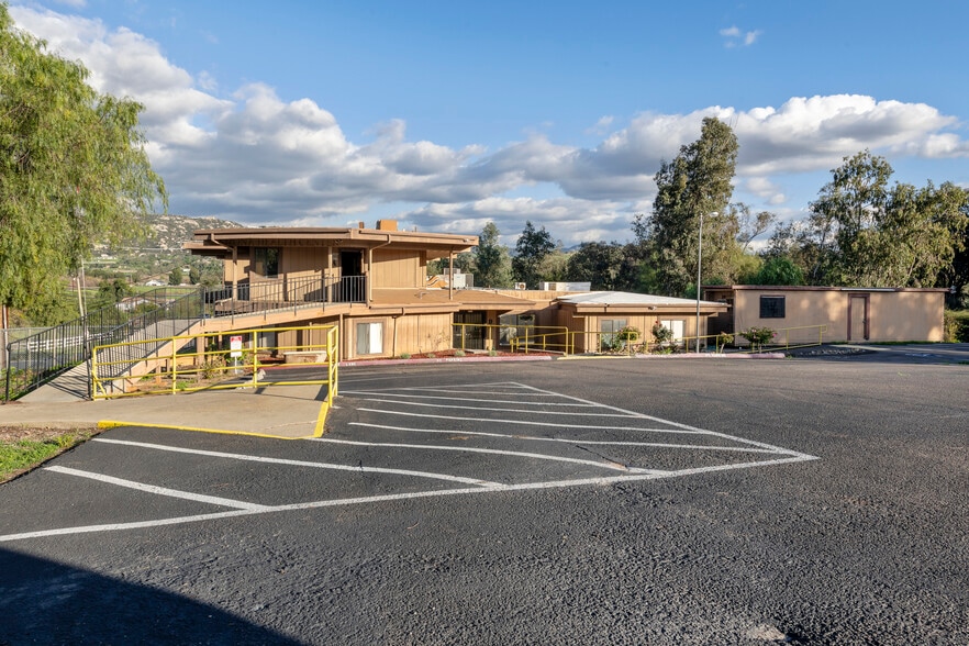 217 E Earlham St, Ramona, CA for sale - Building Photo - Image 2 of 13