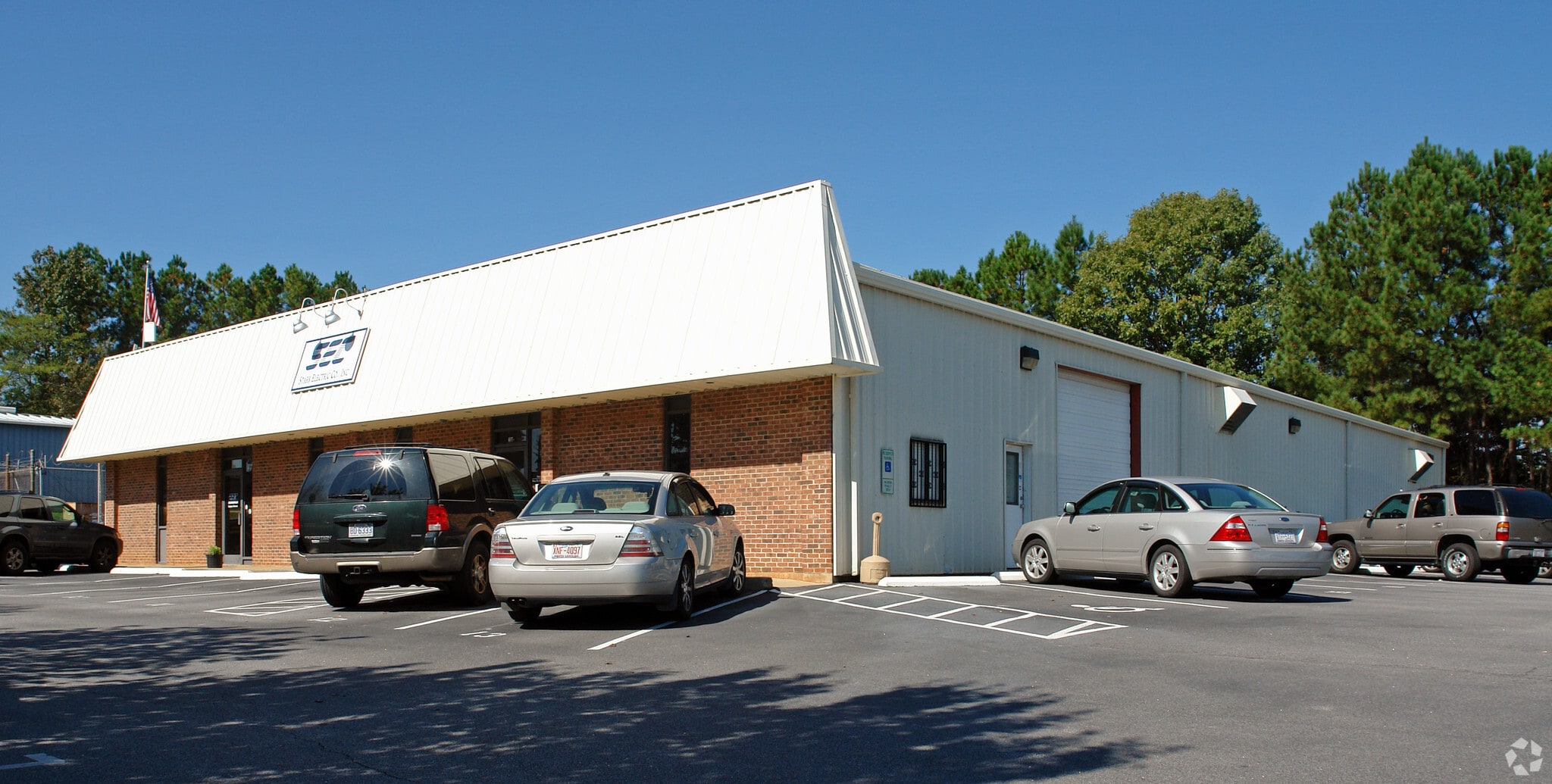 300 Sherwee Dr, Raleigh, NC for lease Primary Photo- Image 1 of 3