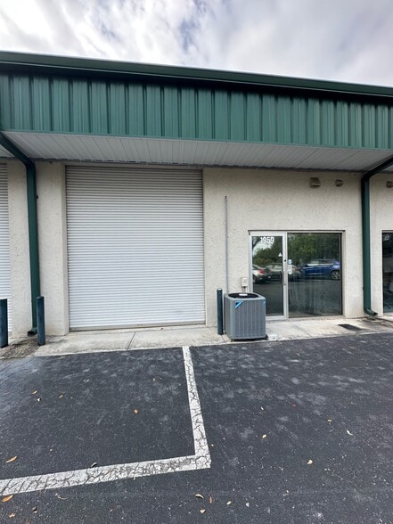 1925 Barber Rd, Sarasota, FL for lease - Primary Photo - Image 1 of 9