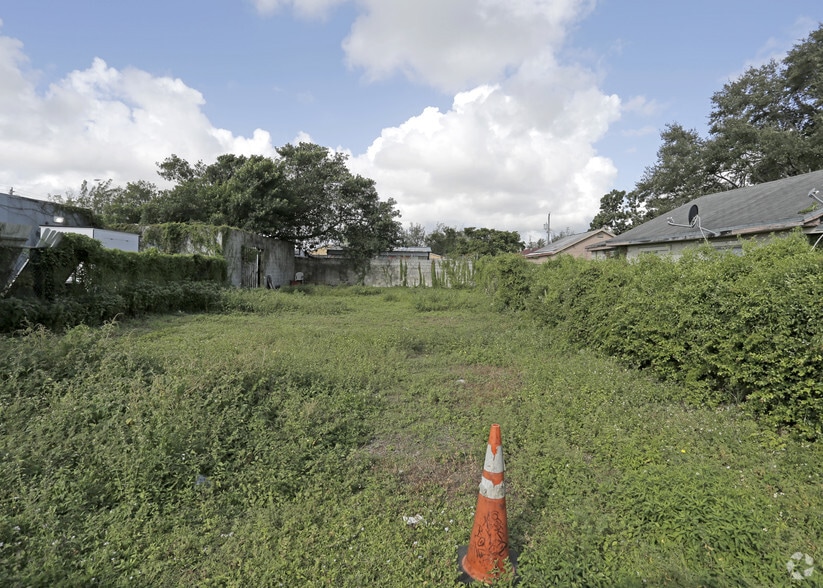 7920 NW 10 Ct, Miami, FL for sale - Building Photo - Image 2 of 4