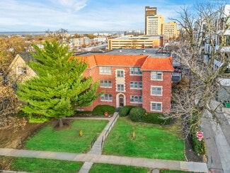 Plus de détails pour 211 S 37th St, Omaha, NE - Multi-résidentiel à vendre