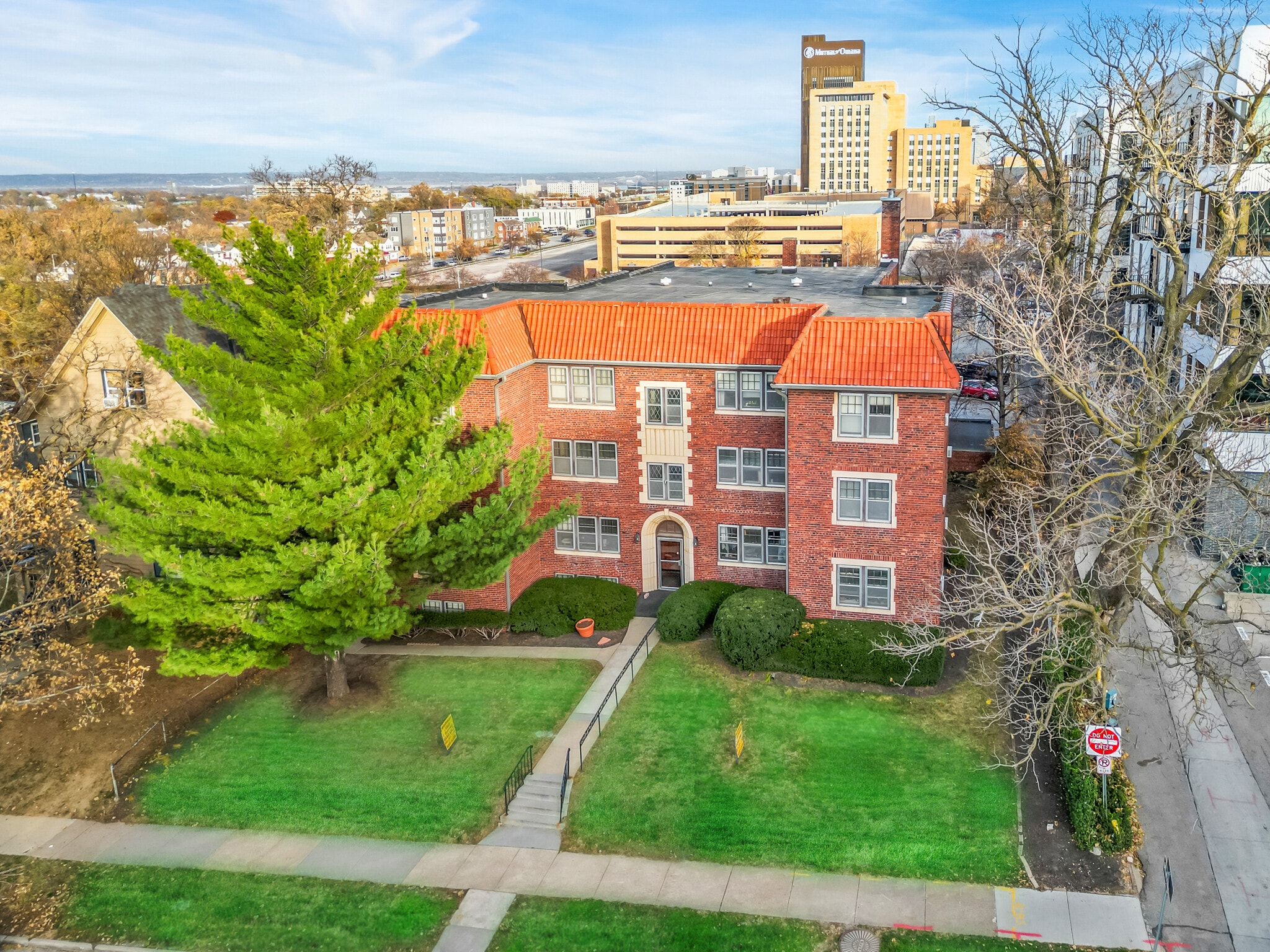 211 S 37th St, Omaha, NE for sale Building Photo- Image 1 of 27