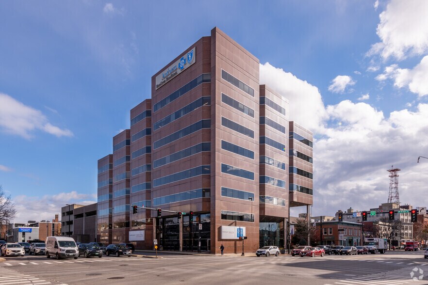 1155 Elm St, Manchester, NH à louer - Photo du bâtiment - Image 1 de 12