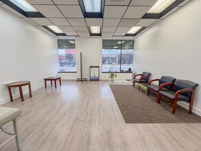 4180 W Broadway Ave, Robbinsdale, MN à louer Photo intérieure- Image 1 de 11