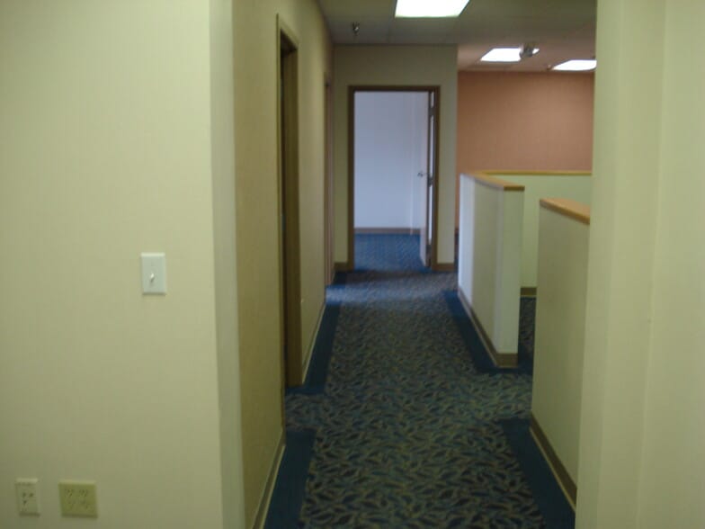 113 W Northern Lights Blvd, Anchorage, AK for lease - Interior Photo - Image 2 of 15