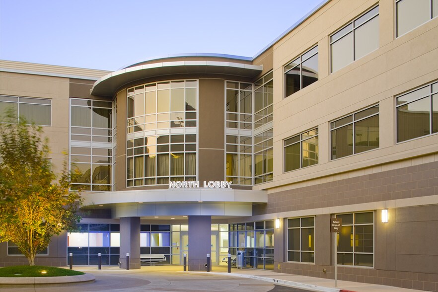 625 S Fair Oaks Ave, Pasadena, CA à louer - Photo du bâtiment - Image 3 de 8