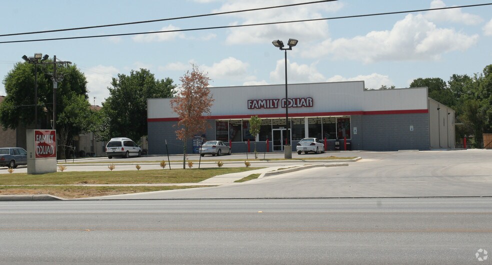 1072 FM 78, Schertz, TX à louer - Photo du bâtiment - Image 1 de 3
