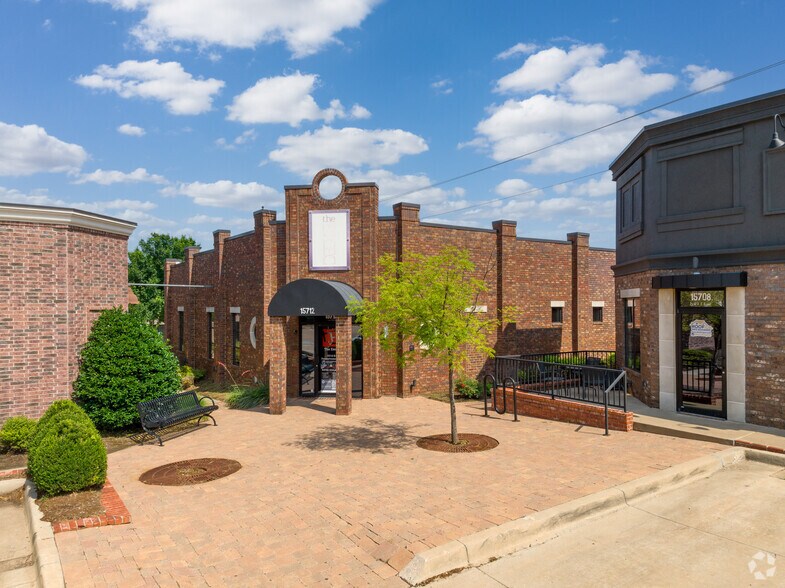 15712 N Pennsylvania Ave, Edmond, OK à louer - Photo du bâtiment - Image 3 de 12