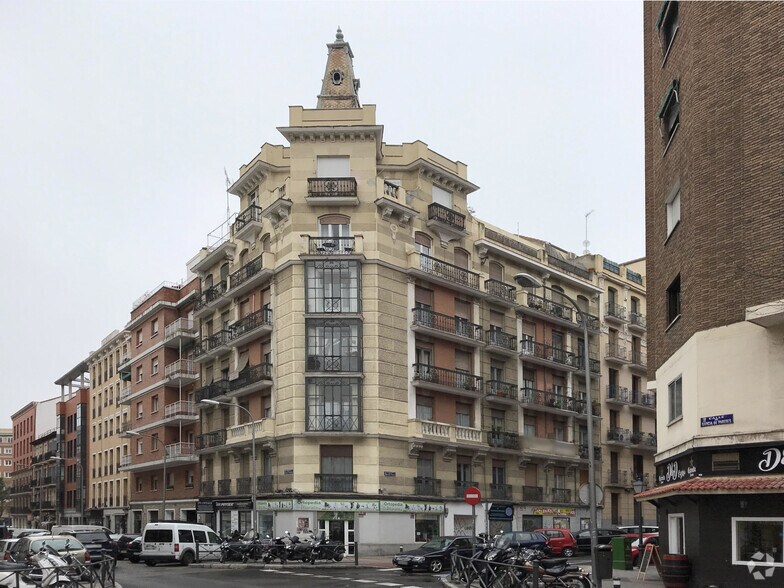 Immeuble residentiel dans Madrid, Madrid à vendre - Photo principale - Image 1 de 3