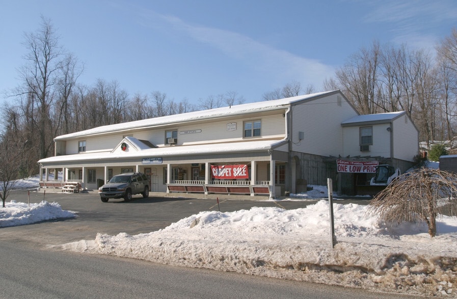 9-11 Covey Rd, Burlington, CT for sale - Primary Photo - Image 1 of 7