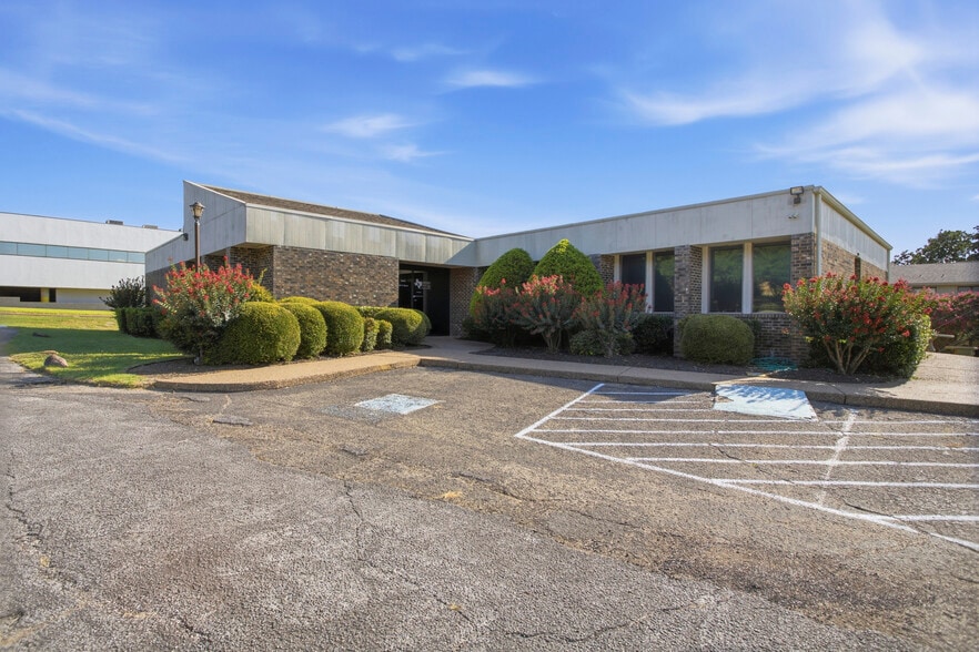 1008 N Davis Dr, Arlington, TX for sale - Building Photo - Image 1 of 7