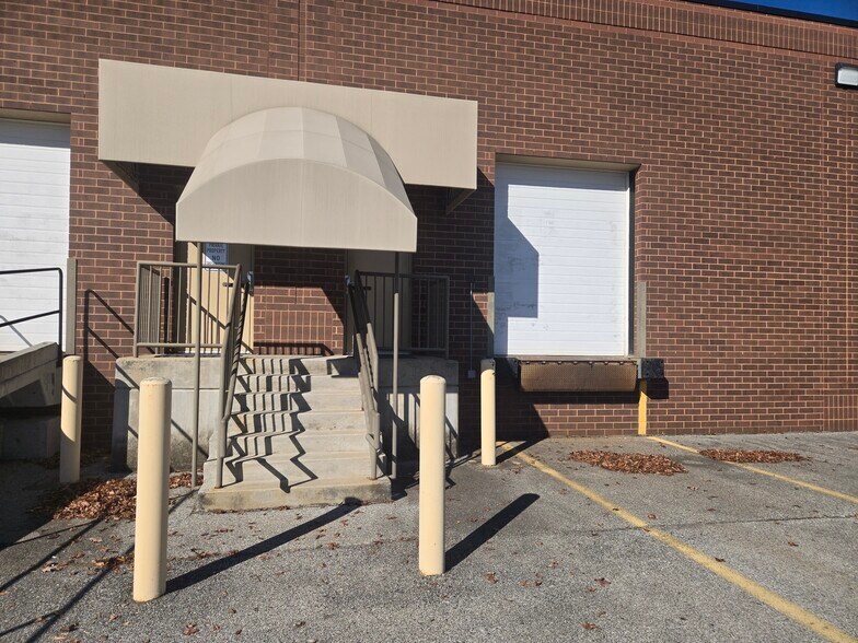 2960 Technology Pl, Waldorf, MD à louer - Photo du bâtiment - Image 2 de 115