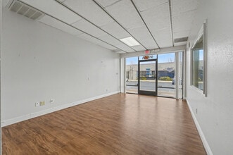 990 Klamath Ln, Yuba City, CA for lease Interior Photo- Image 1 of 43