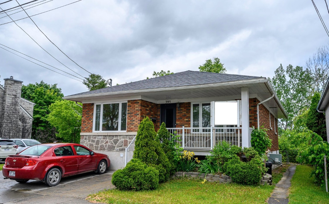 395 Rue Laviolette, Saint-jerome, QC for sale Primary Photo- Image 1 of 1