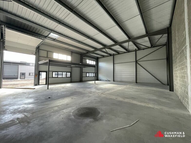 Industrial in Mérignac for lease - Interior Photo - Image 1 of 3