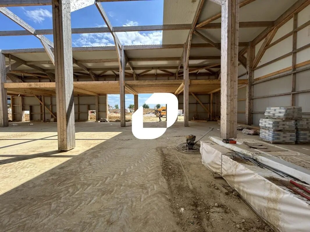 Flex in Limoges-Fourches for lease Interior Photo- Image 1 of 5