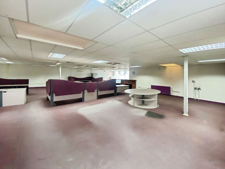 61-73 Loverock Rd, Reading for lease - Building Photo - Image 2 of 13