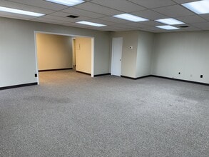 3168 Midtown Park S, Mobile, AL for lease Interior Photo- Image 2 of 3