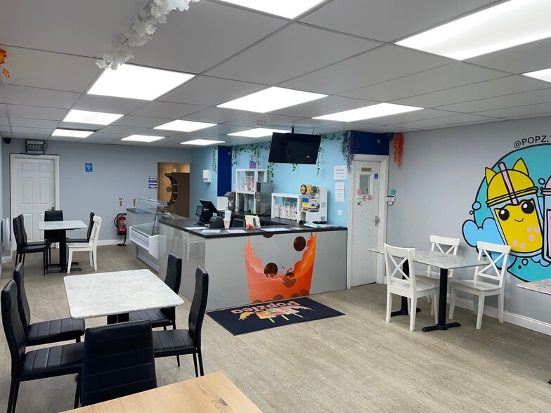 56 Market St, Eastleigh for lease - Building Photo - Image 2 of 3