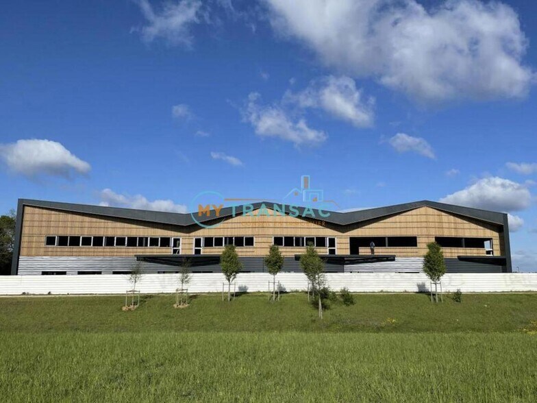 Flex in Moissy-Cramayel for sale - Building Photo - Image 2 of 28