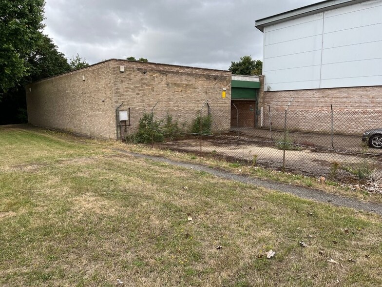 Curzon Rd, Sudbury à louer - Photo du bâtiment - Image 2 de 2