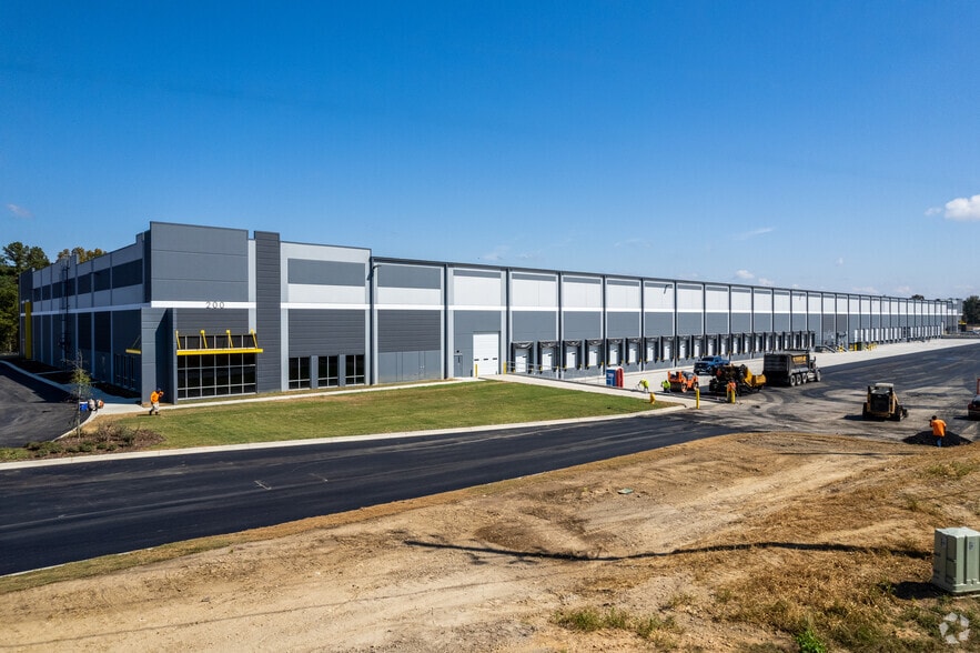 240 George Roy Pky, Calera, AL for lease - Building Photo - Image 3 of 6
