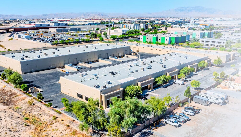 6480 Cameron St, Las Vegas, NV à vendre Photo du bâtiment- Image 1 de 4