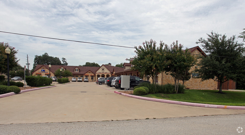 814 East Ave, Katy, TX for lease - Primary Photo - Image 1 of 13