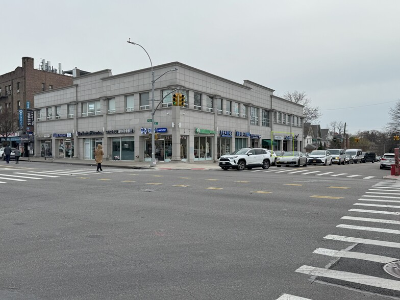 154-02-154-10 Northern Blvd, Flushing, NY for lease - Building Photo - Image 2 of 15